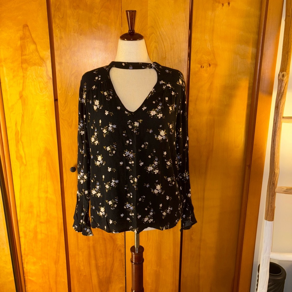 American Eagle Outfitters Black Floral Blouse with Choker Neck and Cut Out